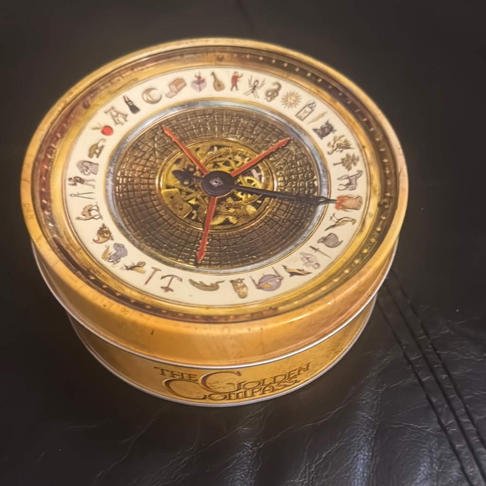 Vintage 2007 Golden Compass Themed UNO card game